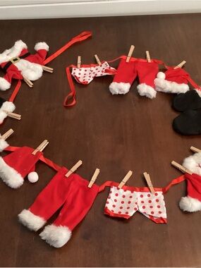 Miniature Clothing Garland - Red